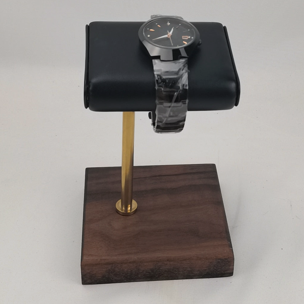 comodo-soporte-reloj-hombre-3 comodo soporte reloj hombre